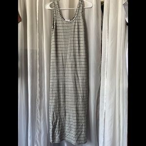 midi bodycon black and white stripped dress